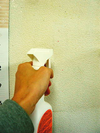 Kis タバコのやに取り洗剤 壁紙掃除用マイクロクロス ブラシスポンジ 喫煙で黄ばんだ壁や窓掃除 業務用品で最後の挑戦 お掃除専門店kis公式サイト
