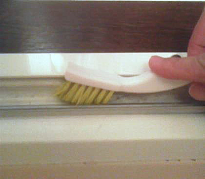 浴室ドアのサッシ溝掃除にも最適です♪