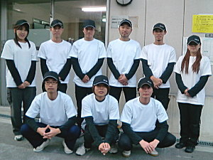 当社スタッフ（大阪府・上町支社にて）2009年11月撮影