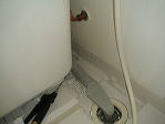 バスタブ（浴槽）下部高圧洗浄−害虫（チョウバエ等）が気になる場合は、消毒処理も可能です